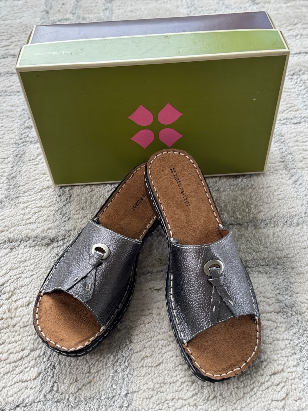 Naturalizer Callman Pewter slip on sandals 9 1/2 NIB